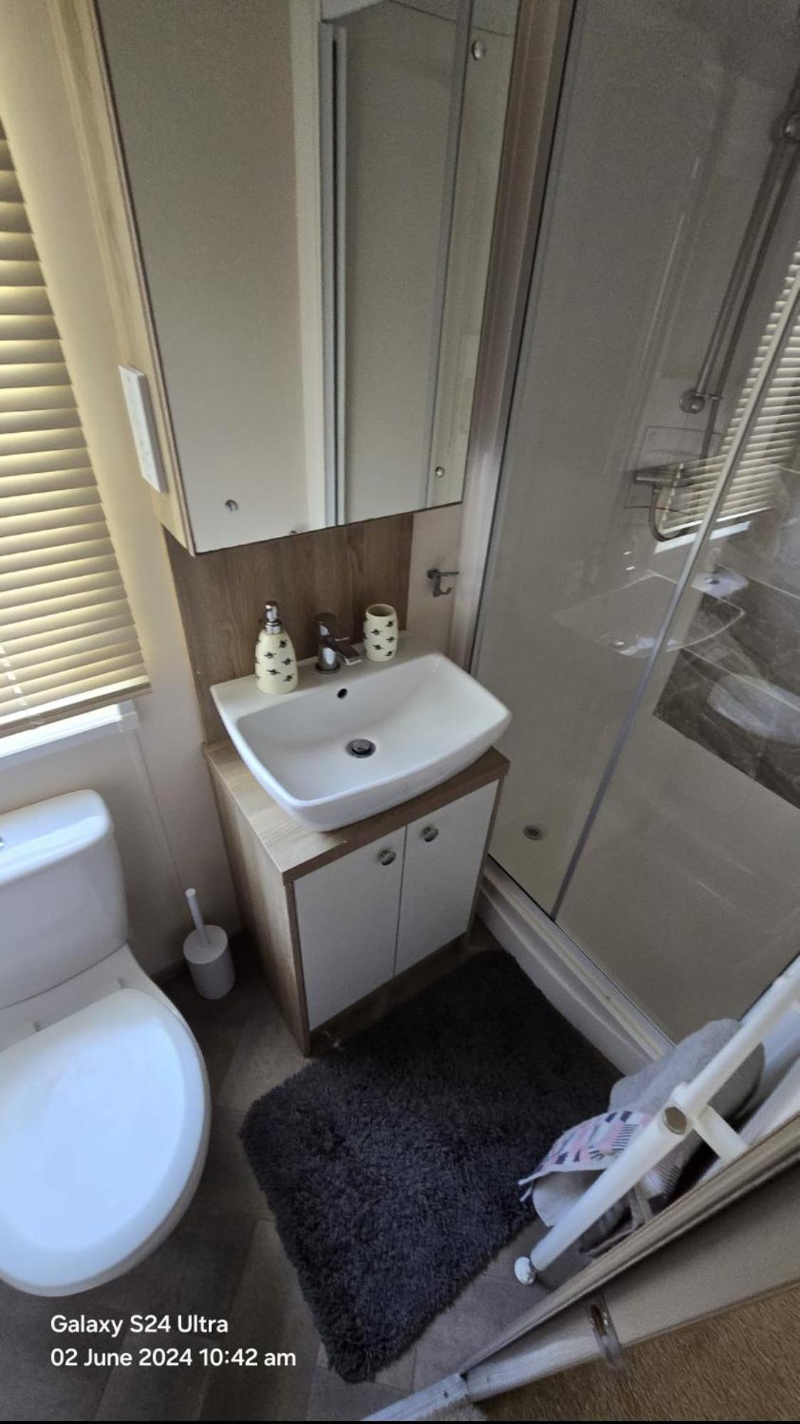 Luxury Lakeside Caravan With Hottub And Private Fishing Peg, Tattershall Lakes Exterior photo