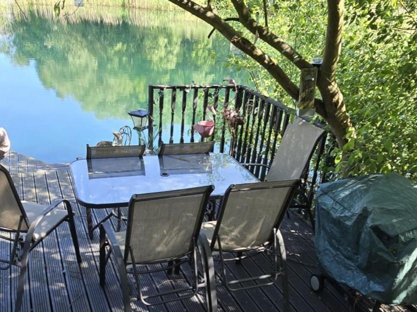 Luxury Lakeside Caravan With Hottub And Private Fishing Peg, Tattershall Lakes Exterior photo