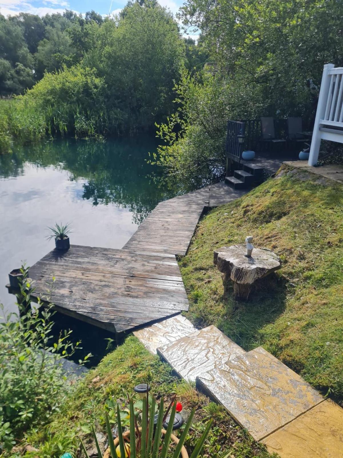 Luxury Lakeside Caravan With Hottub And Private Fishing Peg, Tattershall Lakes Exterior photo