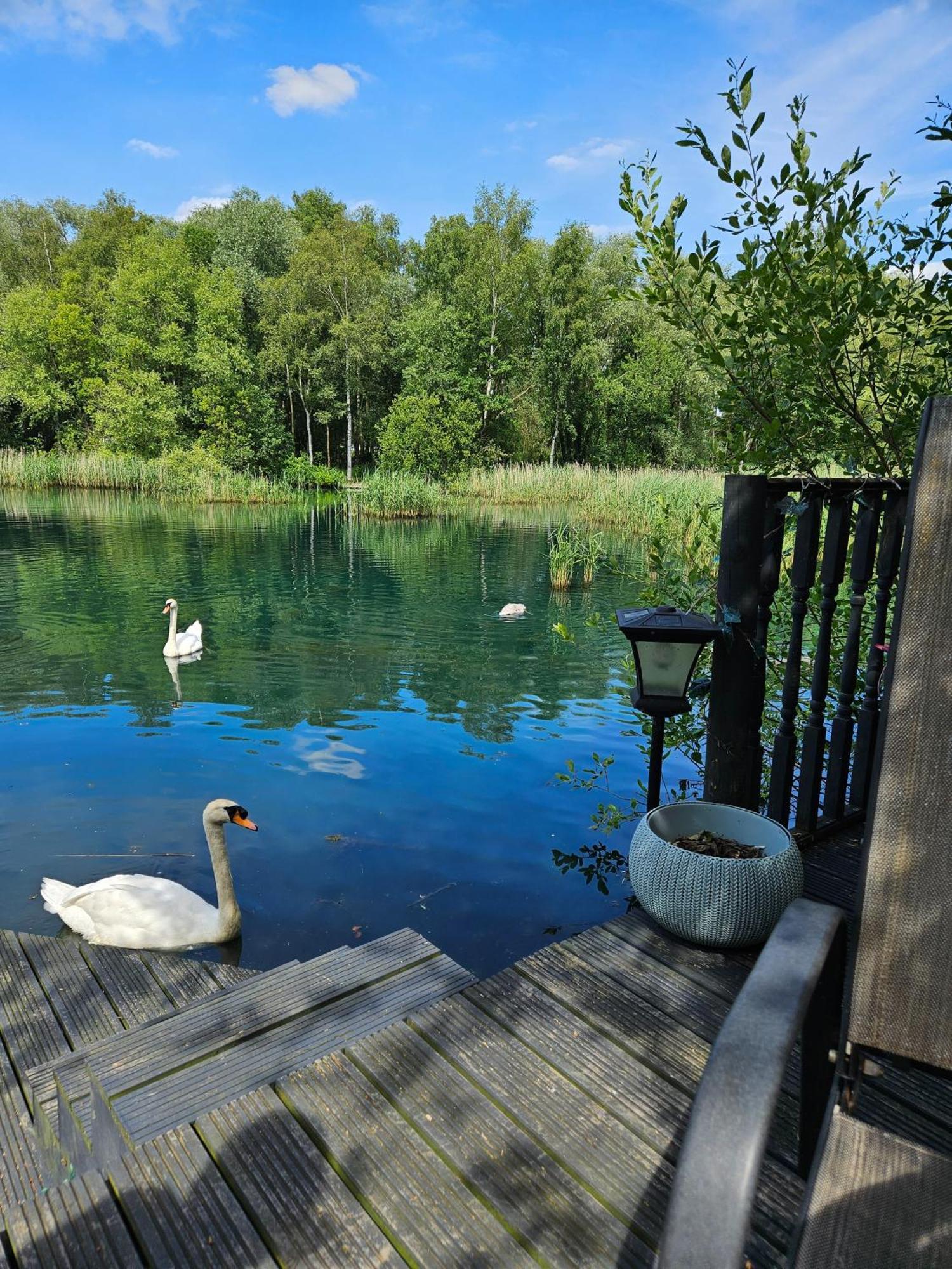 Luxury Lakeside Caravan With Hottub And Private Fishing Peg, Tattershall Lakes Exterior photo